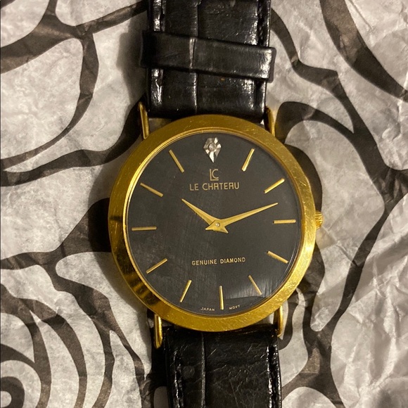 le chateau Jewelry - Le Chateau Gold and Black Timepiece